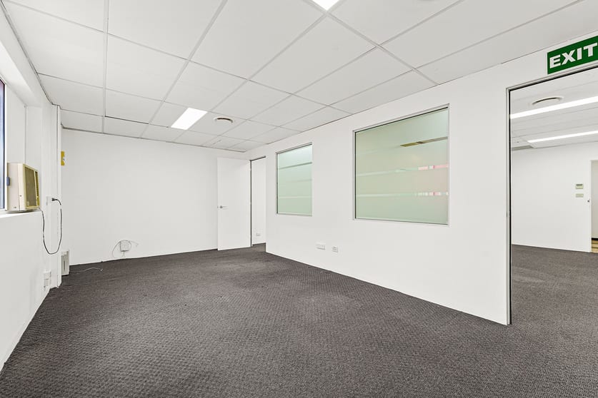 Click to view all images 3/818-820 Old Princes Highway Sutherland NSW 2232 - Image 2