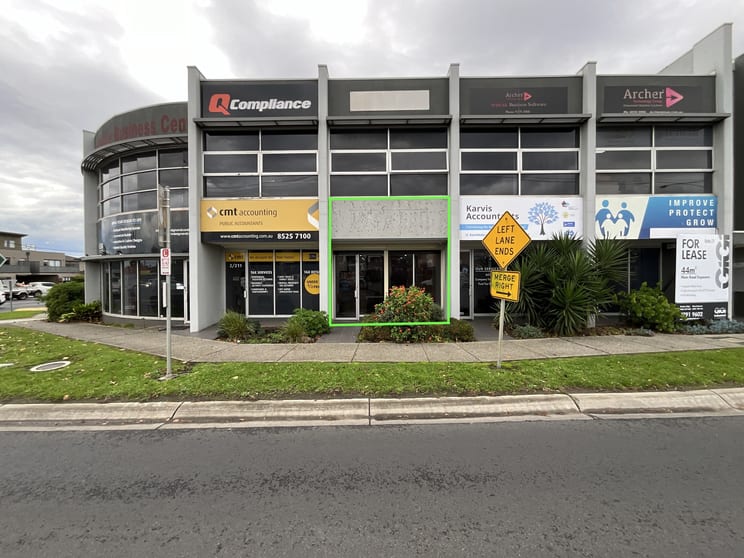 Click to view all images 3/211 Warrigal Road Hughesdale VIC 3166 - Image 1