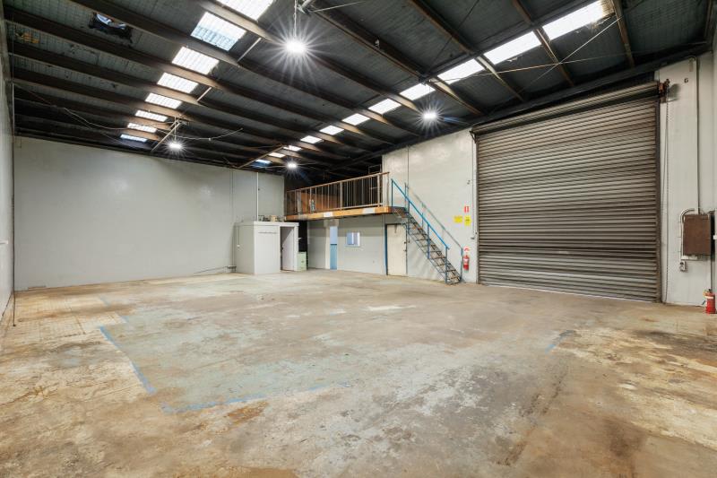 Click to view all images 163 Canterbury Road Kilsyth VIC 3137 - Image 2