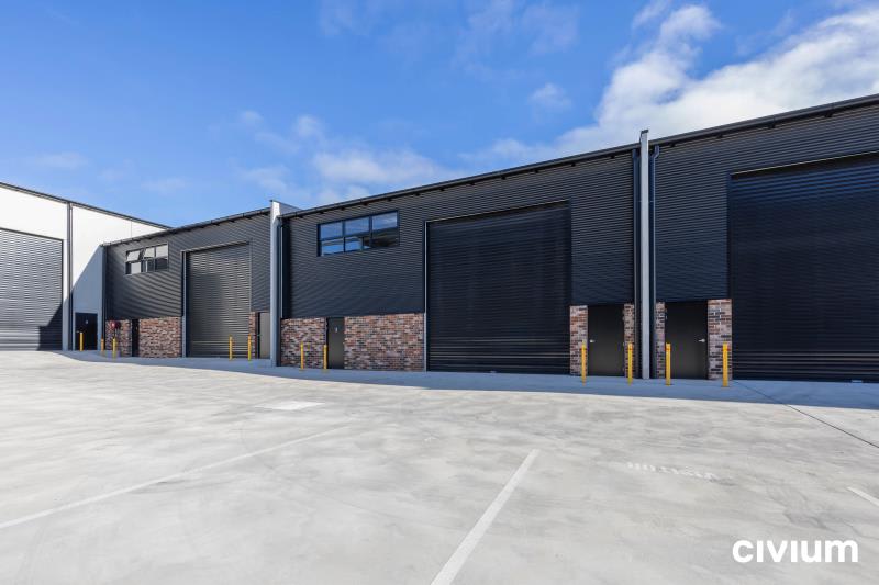Click to view all images Unit 3/14 Val Reid Crescent Hume ACT 2620 - Image 1