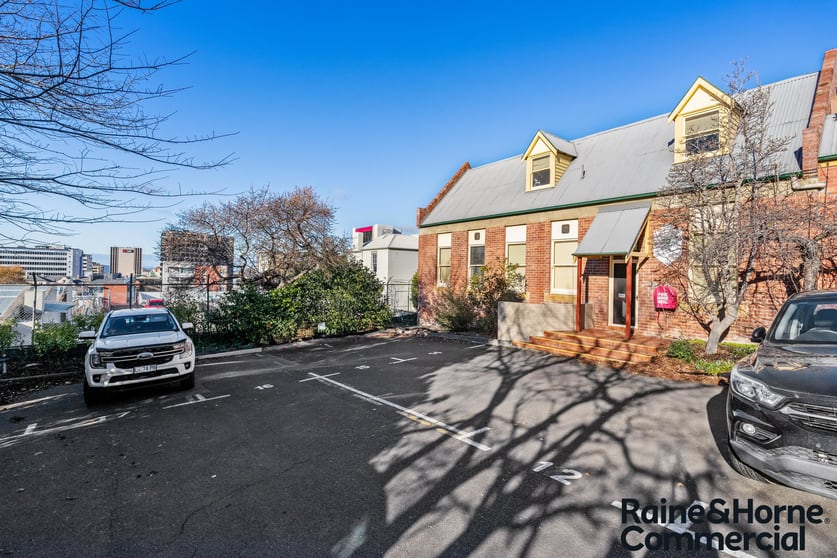 Click to view all images 4/30 Patrick Street Hobart TAS 7000 - Image 3