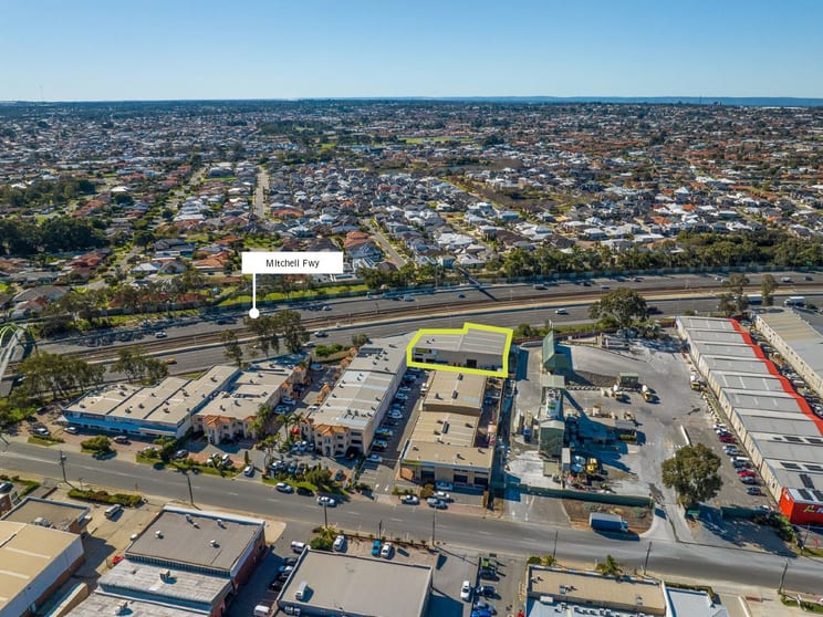Click to view all images 4/15 Hector Street West Osborne Park WA 6017 - Image 2