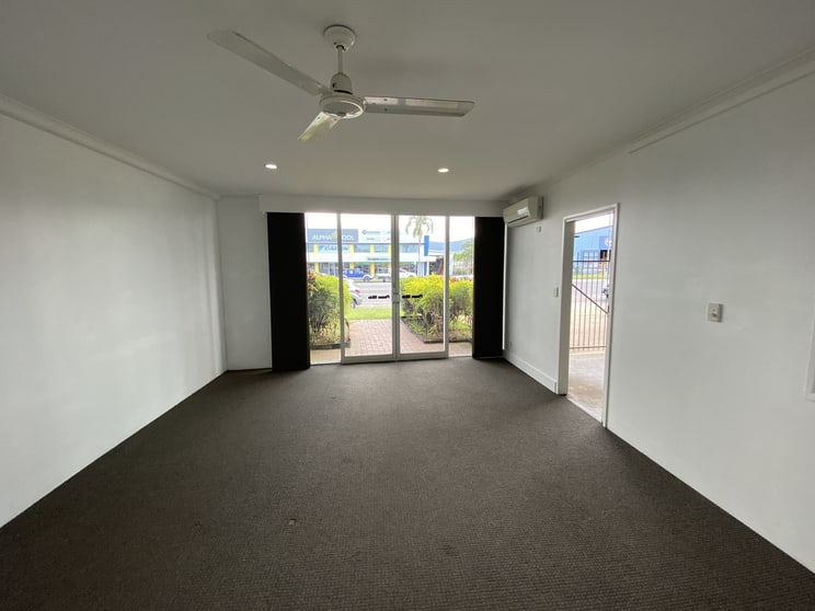 Click to view all images 90 Aumuller Street Portsmith QLD 4870 - Image 3