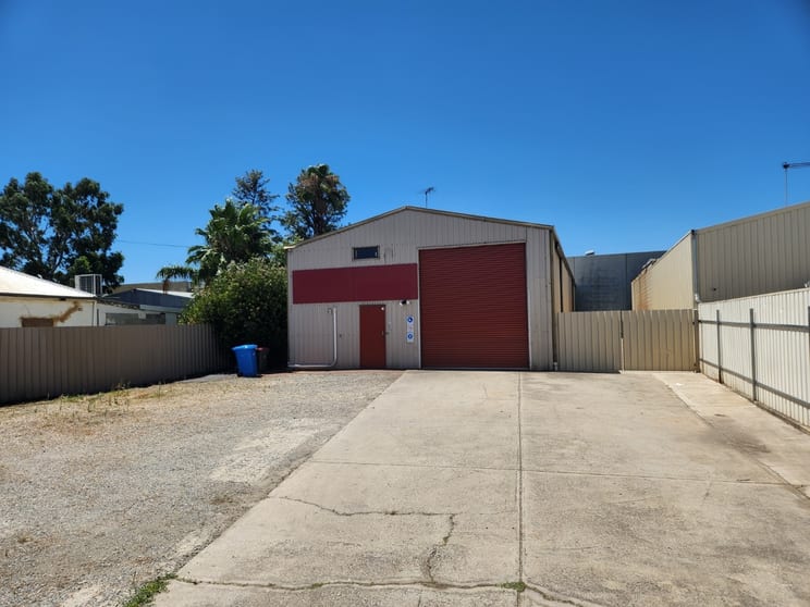 Click to view all images 9 Frederick Street Cavan SA 5094 - Image 2