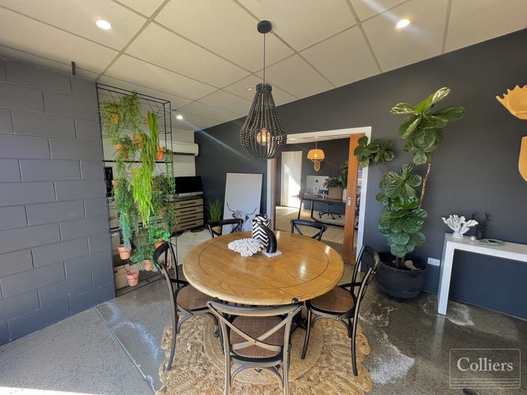 Click to view all images 1A/1 McIlwraith Street South Townsville QLD 4810 - Image 3