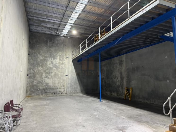 Click to view all images Unit 10/25 Hoskins Avenue Bankstown NSW 2200 - Image 2