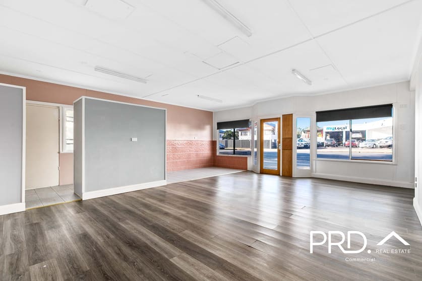 Click to view all images 2/518 Alice Street Maryborough QLD 4650 - Image 3