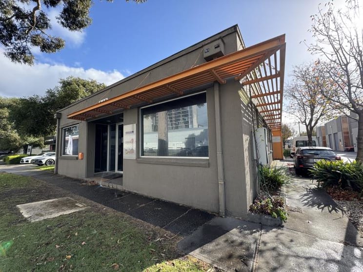Click to view all images Unit 1/Unit 1, 343 Plummer Street Port Melbourne VIC 3207 - Image 1