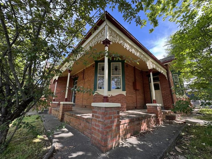 Click to view all images 464 Swift Street Albury NSW 2640 - Image 2