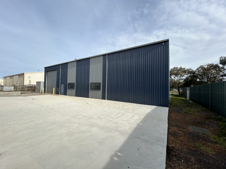 Click to view all images 3/17 Rutherford Court Maddingley VIC 3340 - Image 2