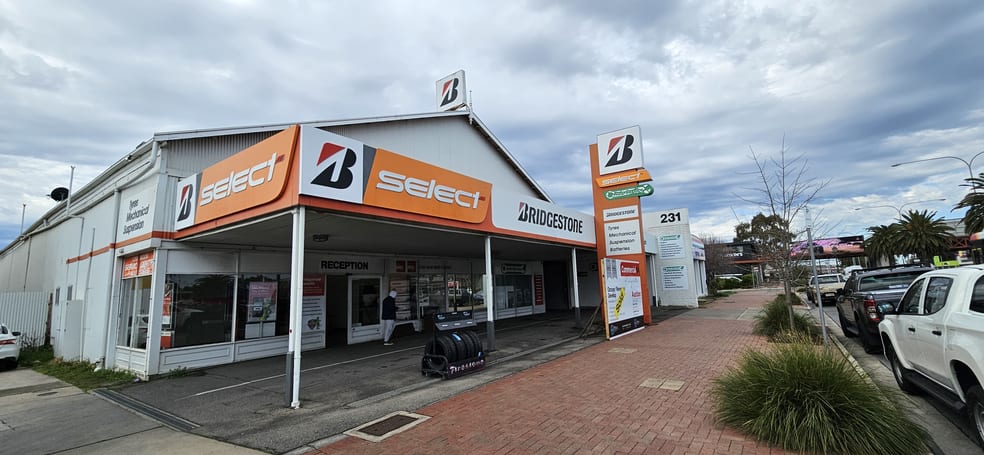 Click to view all images 231 Commercial Road Port Adelaide SA 5015 - Image 1