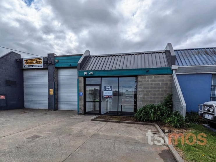 Click to view all images 7 Nicholls Court Mordialloc VIC 3195 - Image 2