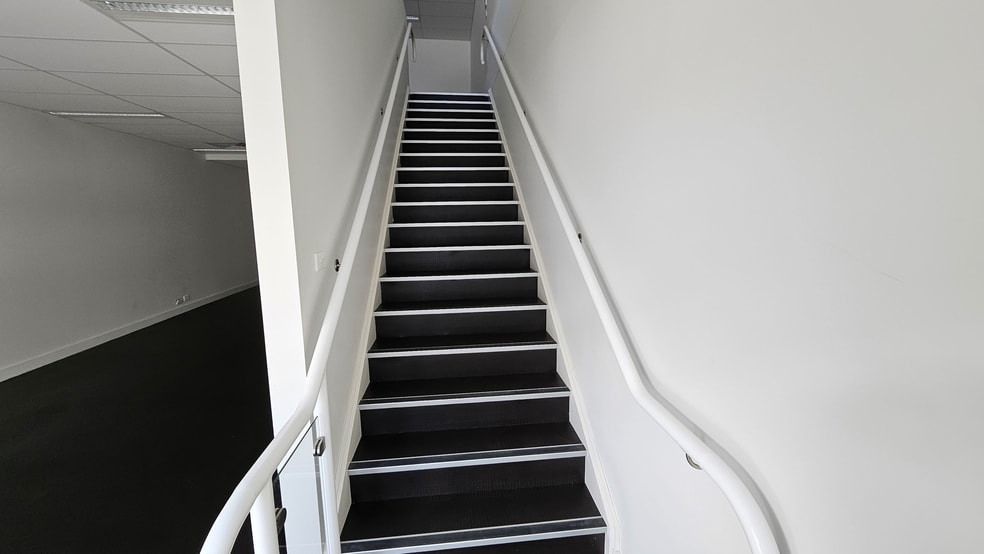 Click to view all images 14/27 Yallourn St. Fyshwick ACT 2609 - Image 3