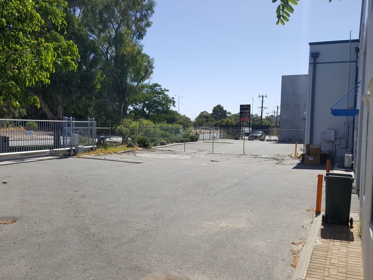Click to view all images 2/27 Townsend Street Malaga WA 6090 - Image 2