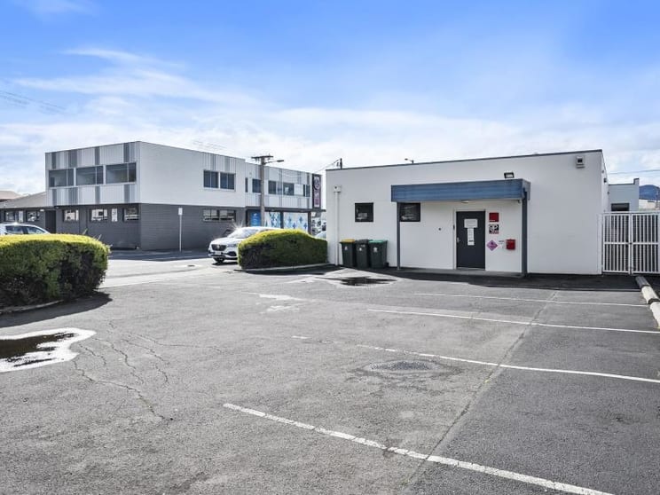 Click to view all images 252 Main Road Derwent Park TAS 7009 - Image 2