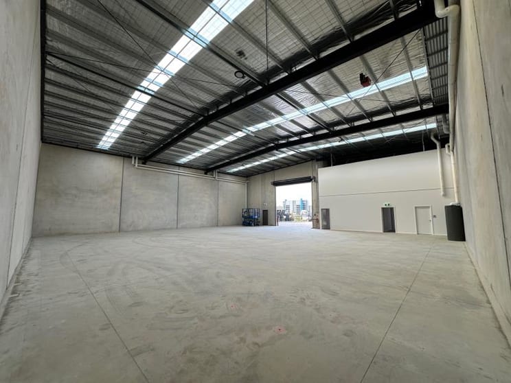 Click to view all images 12, 14 or 16 Lonhro Boulevard Cranbourne West VIC 3977 - Image 3