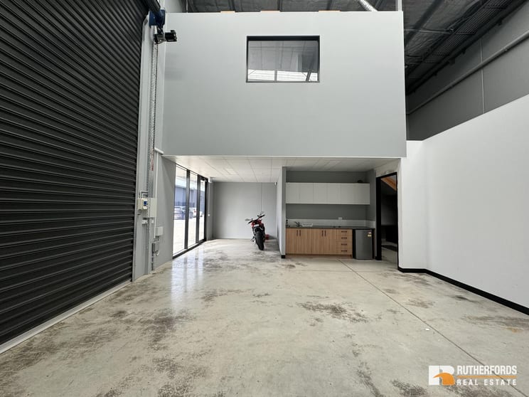 Click to view all images 2/21 Mcintosh Street Airport West VIC 3042 - Image 2