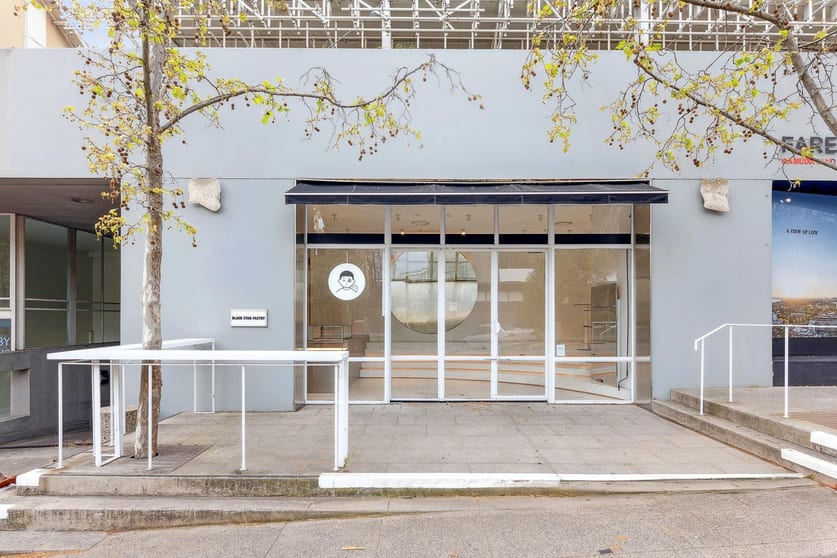 Click to view all images 2C Acland Street St Kilda VIC 3182 - Image 1