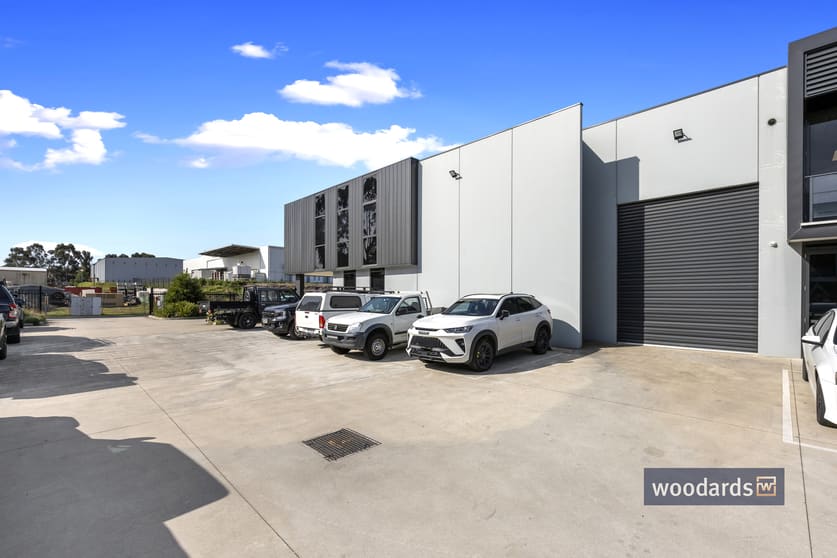 Click to view all images 1 Sunshine Place Chirnside Park VIC 3116 - Image 3