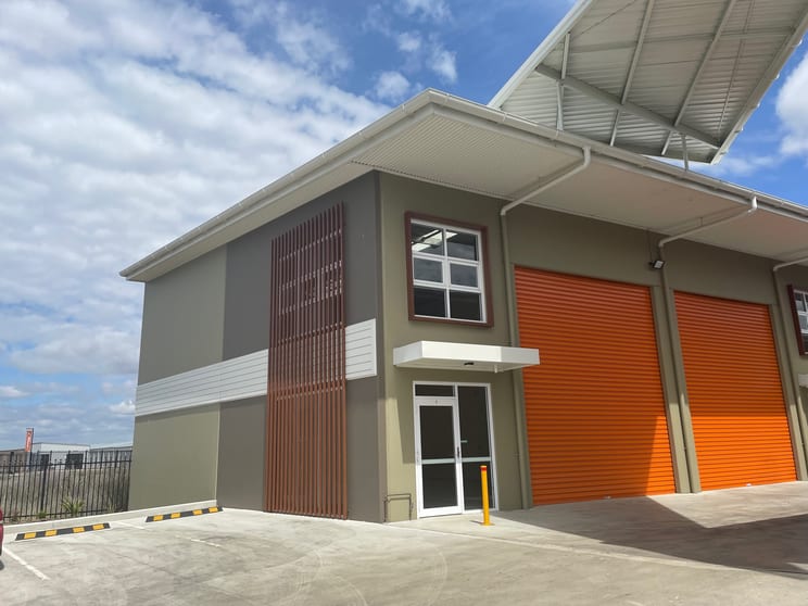Click to view all images 1/4 Curtiss Close Tamworth NSW 2340 - Image 2