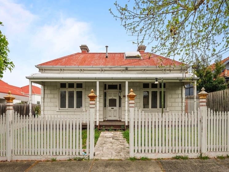 Click to view all images 202 Station Street Fairfield VIC 3078 - Image 1