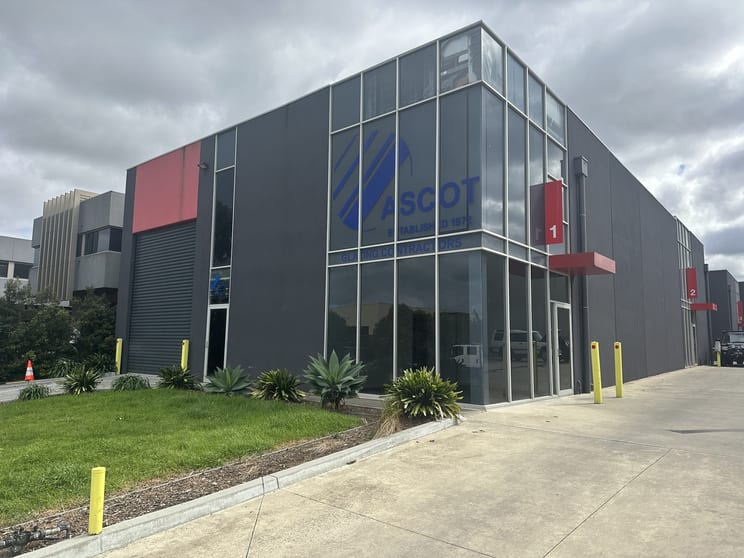 Click to view all images 1/12 Akuna Dr Williamstown VIC 3016 - Image 1