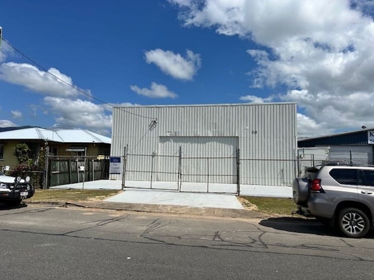 Click to view all images 58 Morehead Street Bungalow QLD 4870 - Image 2