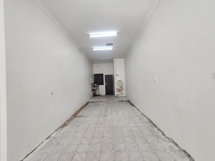 Click to view all images 252B Hampshire Road Sunshine VIC 3020 - Image 2
