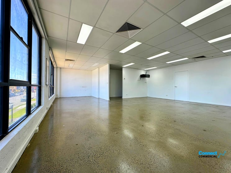 Click to view all images 10/39-47 Lawrence Drive Nerang QLD 4211 - Image 3