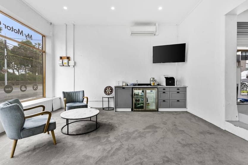 Click to view all images 321 Maribyrnong Road Ascot Vale VIC 3032 - Image 3