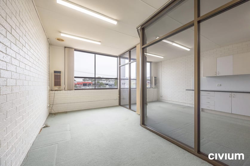 Unit 4/65 Dundas Court Phillip ACT 2606 - Image 2