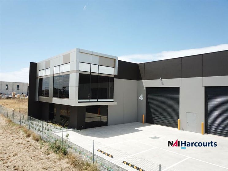 Click to view all images 4/40 McKellar Way Epping VIC 3076 - Image 2