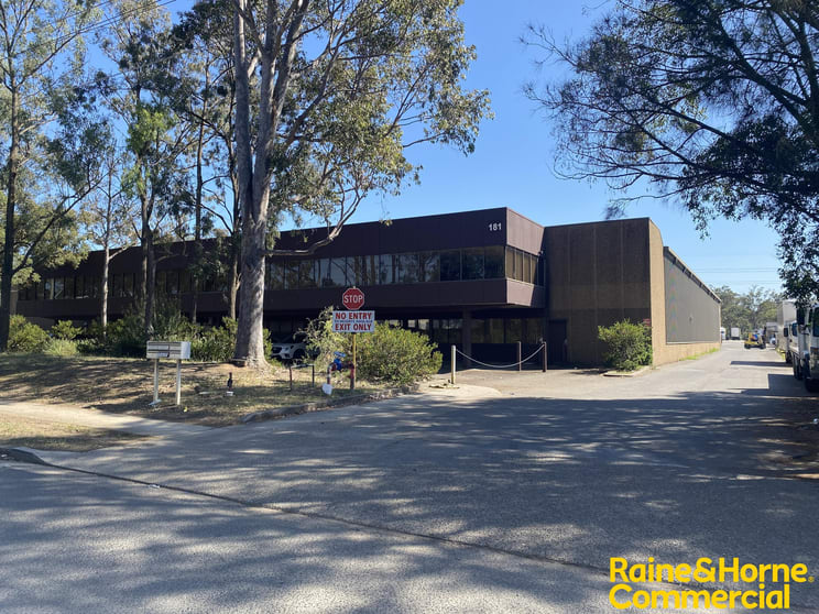 Click to view all images Wetherill Park NSW 2164 - Image 2