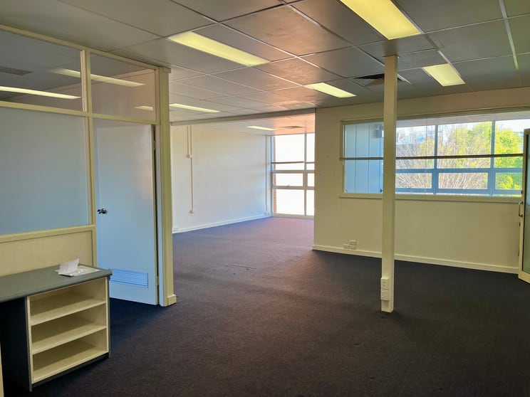 Click to view all images Suite 4/215 Beardy Street Armidale NSW 2350 - Image 2