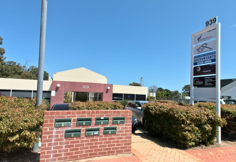 Click to view all images 3/939 Wanneroo Road Wanneroo WA 6065 - Image 2