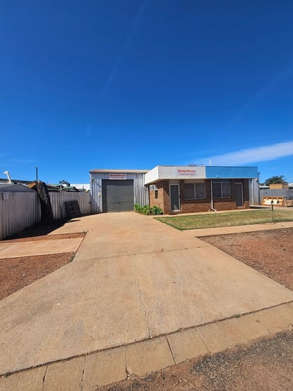 Click to view all images 2/235 Dugan Street Kalgoorlie WA 6430 - Image 1