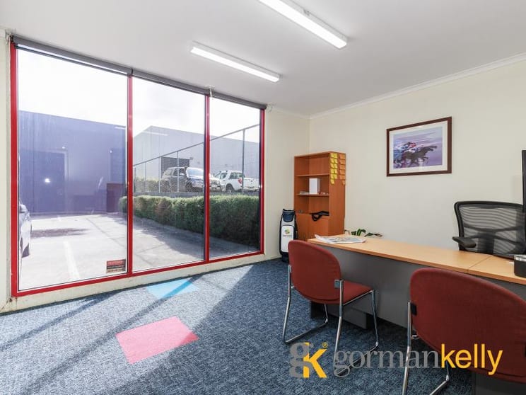 Click to view all images Unit 2/126 Canterbury Road Kilsyth VIC 3137 - Image 2