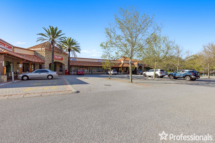 Click to view all images 4/165 Summerlakes Parade Ballajura WA 6066 - Image 1