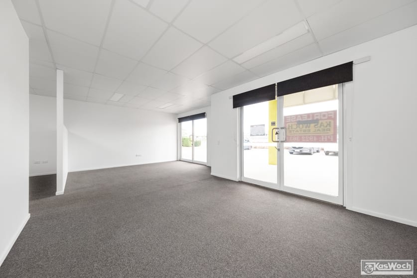 Click to view all images Shop 2/2 Middle Road Gracemere QLD 4702 - Image 3