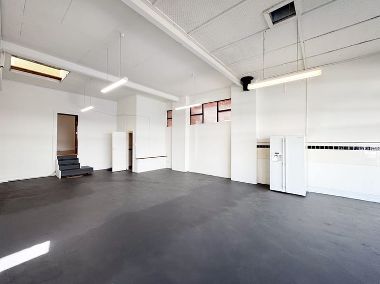 Click to view all images 359 ST GEORGES ROAD Fitzroy North VIC 3068 - Image 2