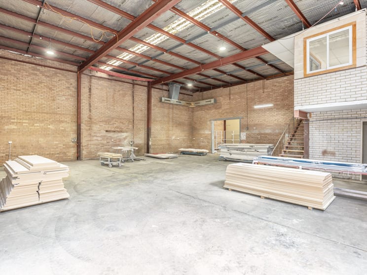 Click to view all images 1 & 2/62 Victoria Street Smithfield NSW 2164 - Image 2