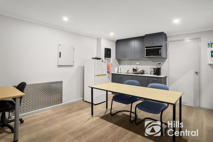 Click to view all images 24a/7 Salisbury Road Castle Hill NSW 2154 - Image 3
