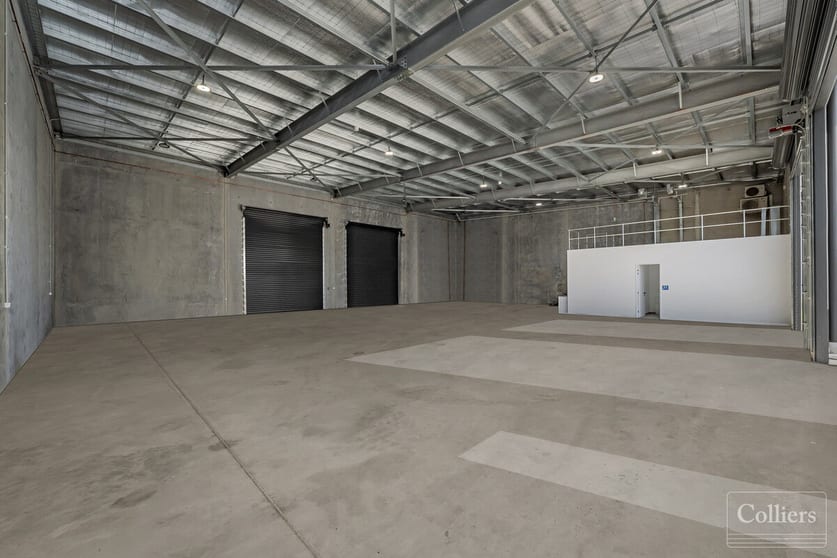 Click to view all images Unit C/571 Woolcock Street Mount Louisa QLD 4814 - Image 3