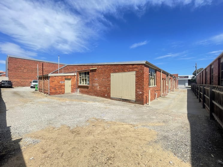 Click to view all images 4/3-5 Arnold Street Cheltenham VIC 3192 - Image 1