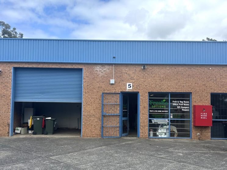 Click to view all images Unit 5/17 Bon Mace Close Tumbi Umbi NSW 2261 - Image 1