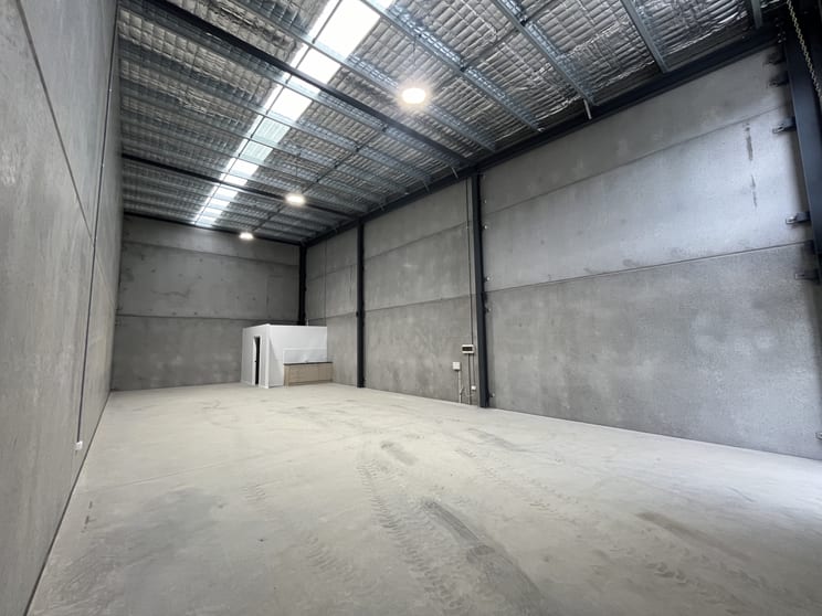 Click to view all images Unit 2, 32 Kalaroo Road Redhead NSW 2290 - Image 3
