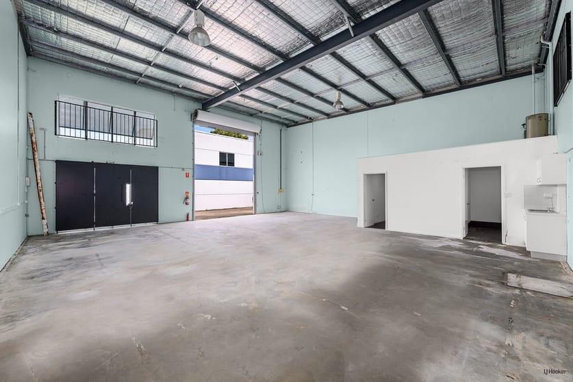 4/13 Leda Drive Burleigh Heads QLD 4220 - Image 2
