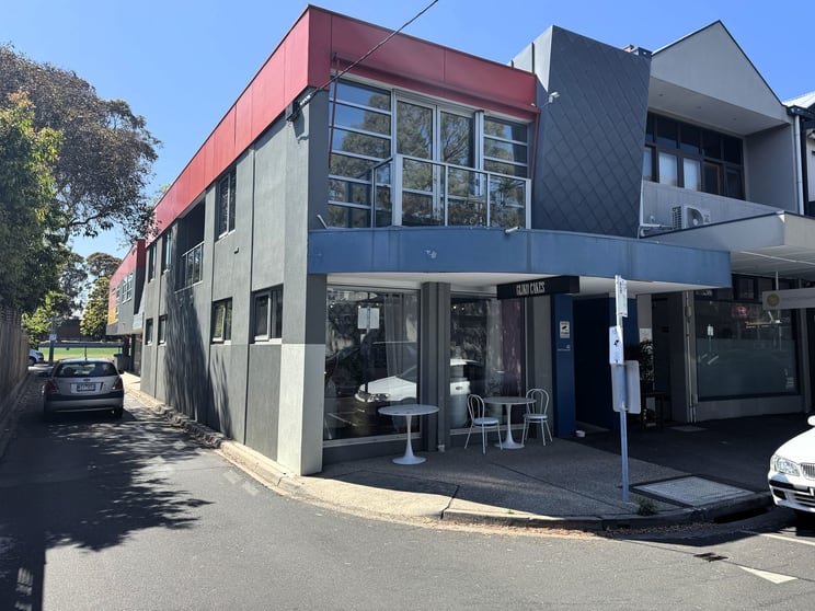Click to view all images 1/62 East Concourse Beaumaris VIC 3193 - Image 2