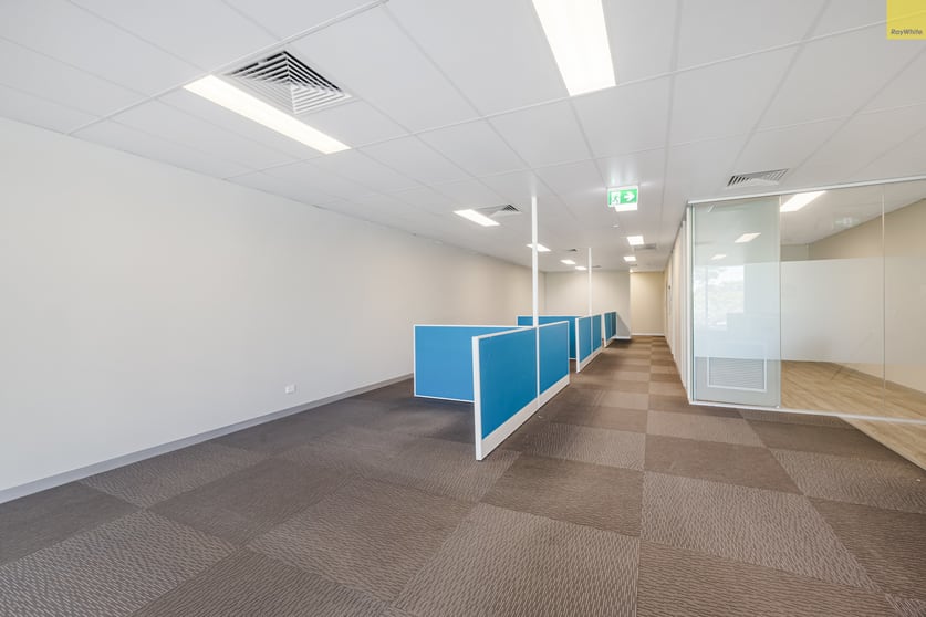 Click to view all images 121 Inglis Street Ballan VIC 3342 - Image 3