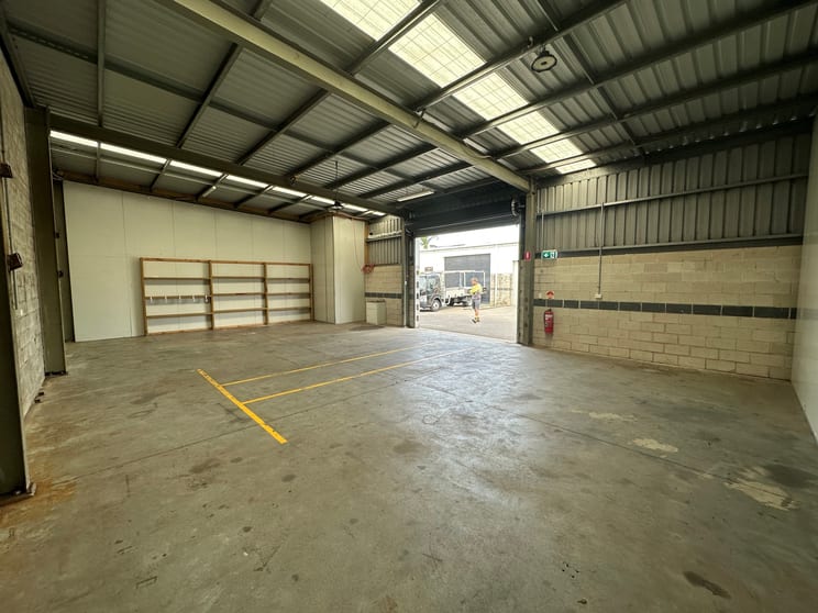 Click to view all images 8/106b Industrial Road Oak Flats NSW 2529 - Image 2